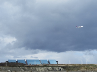 12:01 hs. Un vuelo de LATAM despega desde el Aeropuerto Internacional Malvinas Argentinas