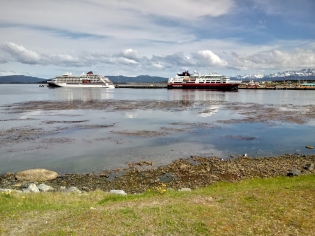 15:16 hs. Cruceros en Ushuaia