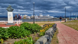 15:46 hs. Paseo de los Pioneros Antárticos