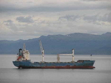 El Buque Neptunia Mediterráneo abandonará las aguas de la Bahía de Ushuaia