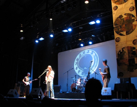 La banda ganadora del concurso Conexión 09 se presentó en la Casa de la Cultura