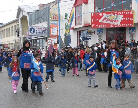 Desfile Cívico Militar por el 125° Aniversario de Ushuaia