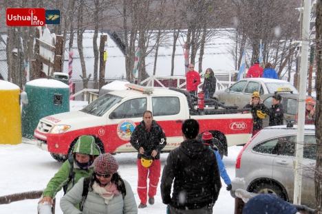 Bomberos Voluntarios Ushuaia asistió a un accidentado en la pista del Glaciar Martial