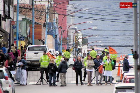 Los profesionales de la salud se manifestaron con una marcha en la Avenida San Martín