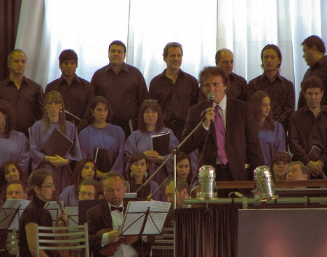 El Coro Ushuaia y la Sinfónica de Moscú brindaron un concierto popular