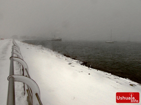 La nieve volvió con fuerza a la ciudad de Ushuaia